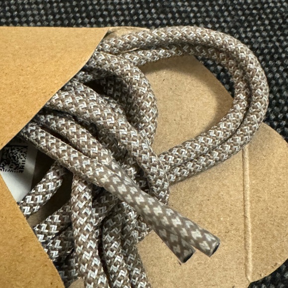 Yeezy Boost 350 v2 laces - Picture 3 of 3